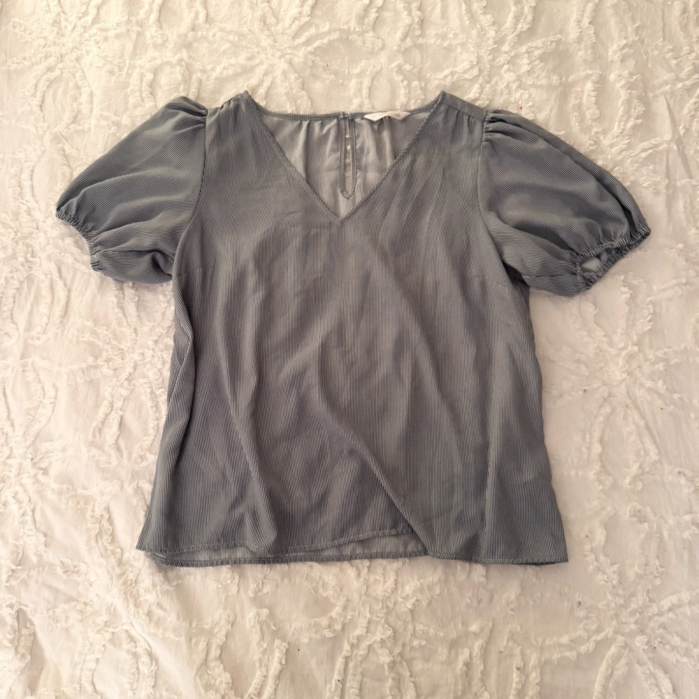 LC Lauren Conrad V-Neck Short Puff Sleeve Woven Top Size Large - Picture 2 of 4
